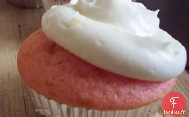 Cupcakes aux Fraises avec Glaçage au Fromage à la Crème au Zeste de Citron
