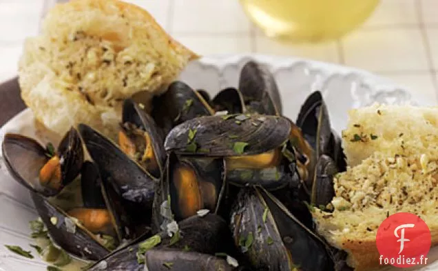 Moules Cuites à la Vapeur au Vin Blanc