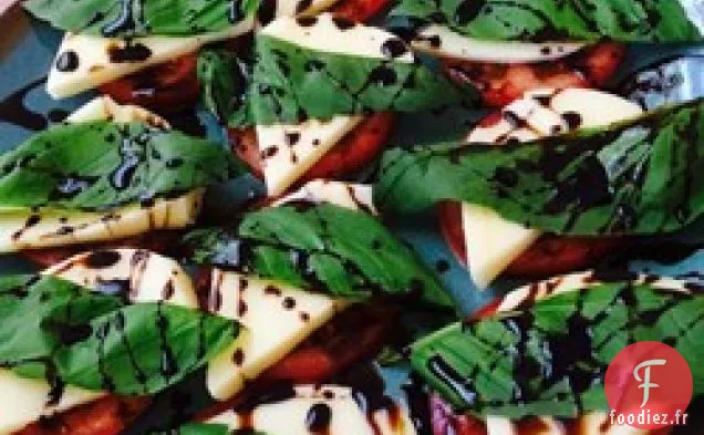 Salade de Caprese avec Réduction Balsamique