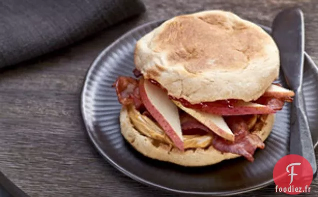Sandwich à la Gelée au Beurre d'Arachide, au Bacon et au Poivre