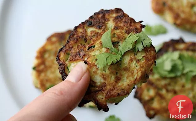 Gâteaux aux courgettes et aux oignons verts