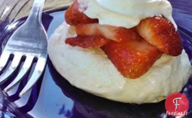 Pavlova aux Fraises Fraîches