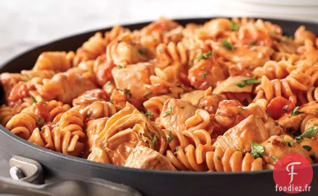 Rotini & Poulet Épicé à la Sauce Tomate