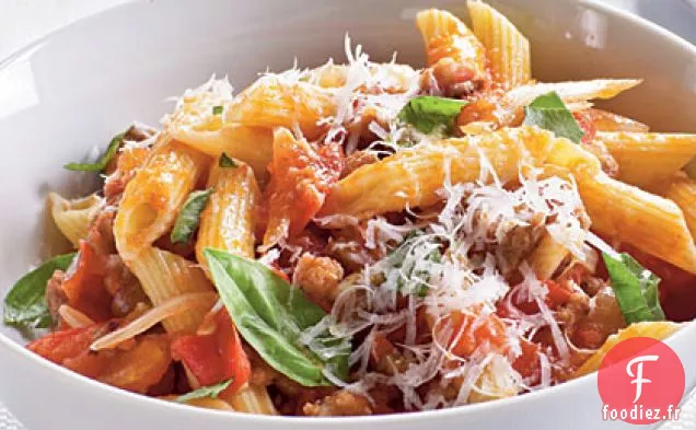 Tomates Fraîches, Saucisses et Pâtes Pecorino