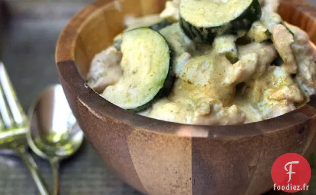 Curry De Noix De Coco Verte Thaï Avec Poulet Et Courgettes