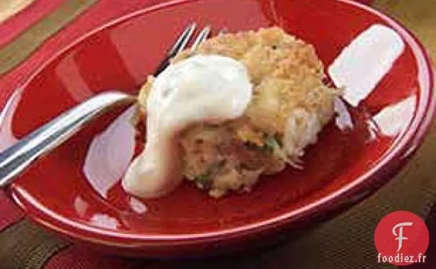 Gâteaux de Crabe de Style Sudiste avec Sauce au Citron Vert Fraîche