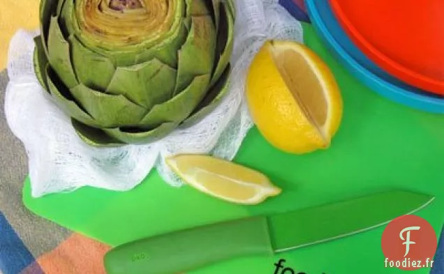 Artichauts Cuits À La Vapeur Au Citron