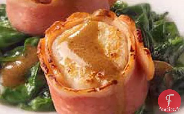 Pétoncles aux Épinards Flétris et Sauce Moutarde de Dijon