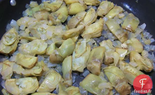 Coeurs D'Artichaut Avec Oignons Caramélisés Et Vinaigrette Aux Herbes