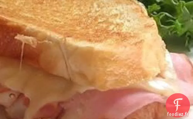 Sandwich au Poulet Cordon Bleu - ish Grillé