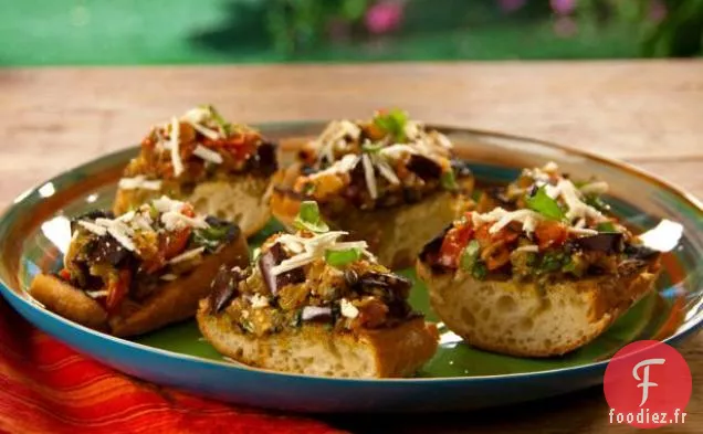 Bruschetta à la Caponata d'Aubergines grillées et Salata à la Ricotta