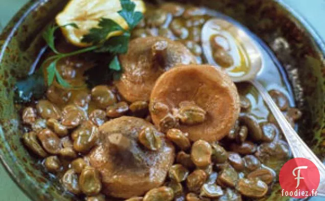 Ragoût D'Artichaut Et De Fava Avec Sauce Au Citron