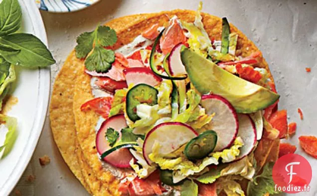 Tostadas de Saumon à la Salade de Courgettes-Radis