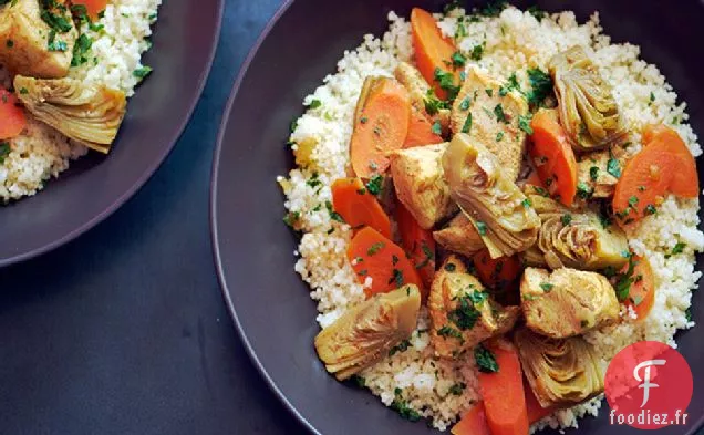 Ragoût De Poulet Marocain Avec Coeurs D'Artichauts Et Carottes