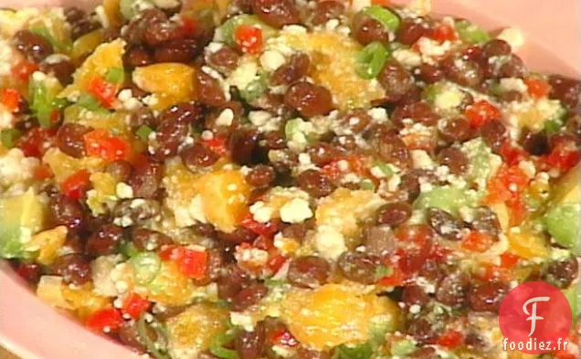 Haricots Noirs, Fruits Tropicaux et Salsa au Queso Blanco