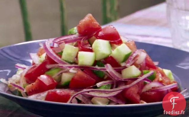 Salade de Concombre, Tomate et Oignon Rouge