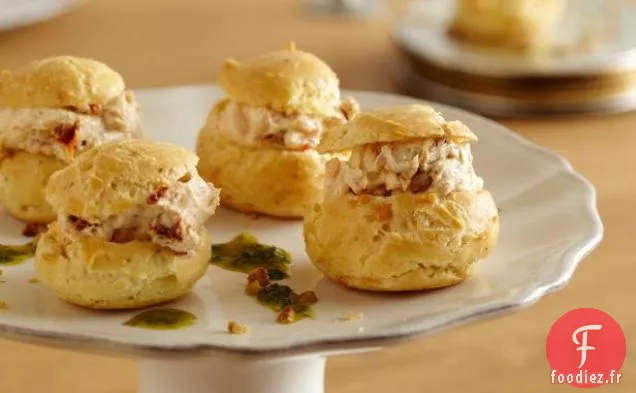 Profiteroles au Fromage de Chèvre et Tomates Séchées au Soleil à l'Huile d'Herbes