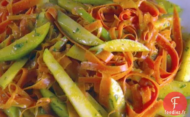 Salade de Carottes et Poires Rasées avec Vinaigrette au Curry