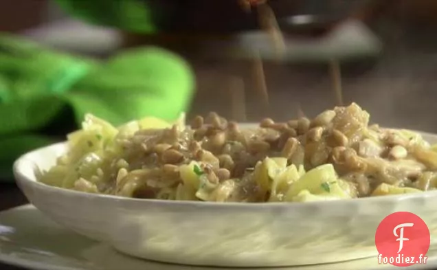 Dinde Rôtie, Fenouil et Oignons avec Nouilles aux Œufs Beurrées