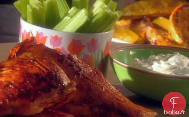 Poulet À La Sauce Buffalo Et Trempette Au Fromage Bleu Avec Patates Douces Rôties