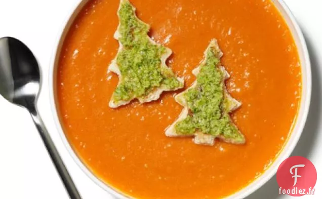 Soupe De Poivrons Rouges Rôtis Aux Arbres De Pesto De Brocoli