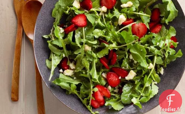 Salade De Roquette Aux Fraises Et Vinaigrette Douce Au Citron Vert