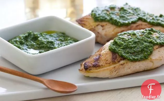 Poulet Grillé aux Épinards et au Pesto de Pignons de Pin