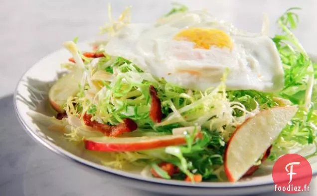Salade Frisée à la Vinaigrette de Dijon