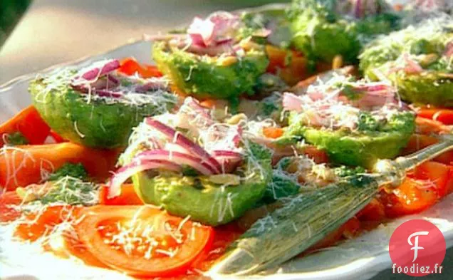 Salade d'Avocat Grillé, Tomate, Oignon Rouge