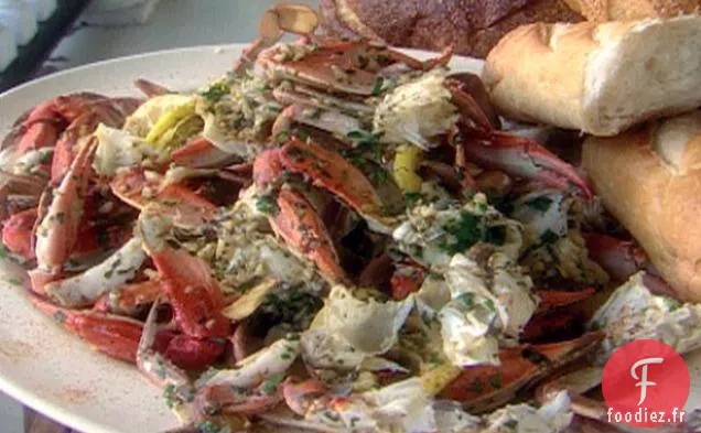 Crabes Bouillis Baignés de Beurre à l'Ail