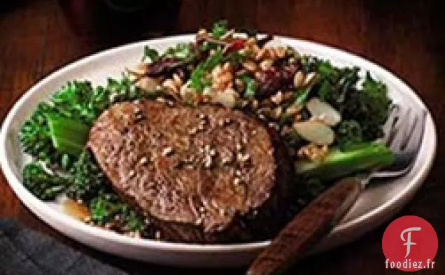 Filets de Bœuf aux Céréales Anciennes et Salade de Chou Frisé