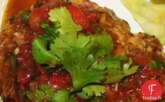 Poitrines de Poulet Grillées avec Salsa aux Fraises Fraîches