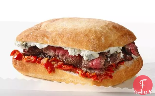 Sandwichs au Steak Au Fromage Bleu et Mayo au Poivre