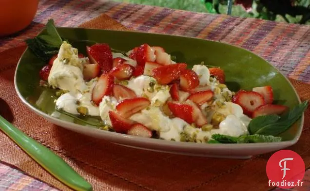 Fraises Macérées au Limoncello avec Mascarpone et Pistaches
