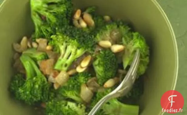 Brocoli Aux Oignons Caramélisés Et Pignons De Pin