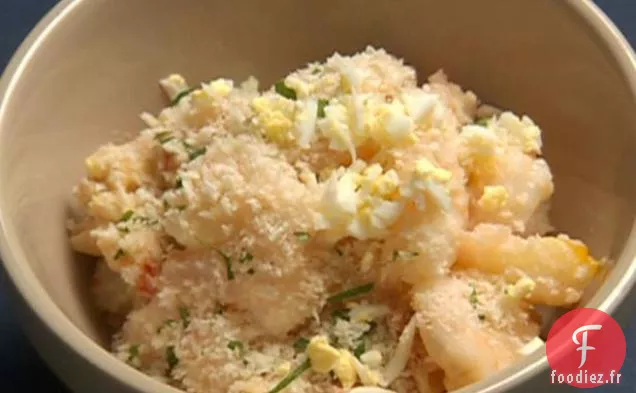 Vivaneau Cajun et Crevettes sur Gruau de Fromage Cheddar au Bacon et Coulis de Poivron Rouge