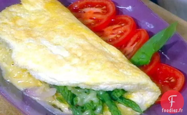 Omelette Soufflée aux Asperges, Gruyère et Estragon