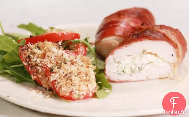 Saltimbocca de Poulet Farci à la Roquette et Salade de Tomates
