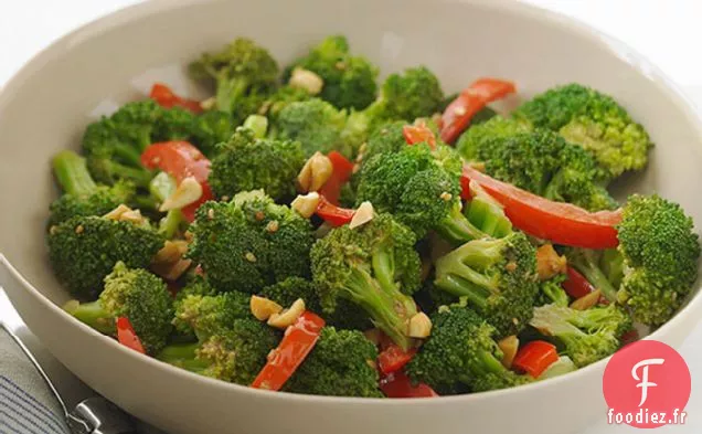 Brocoli à l'Asiatique Facile aux Arachides