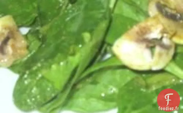 Salade d'Épinards à la Vinaigrette au Curry