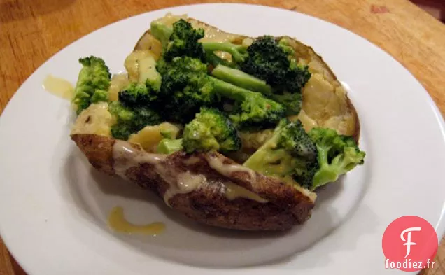 Dîner ce soir: Pommes de terre au four avec Brocoli et Cheddar