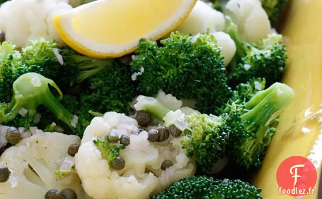Salade De Brocoli Et Chou-Fleur Aux Câpres Au Vin De Citron À L'Échalote