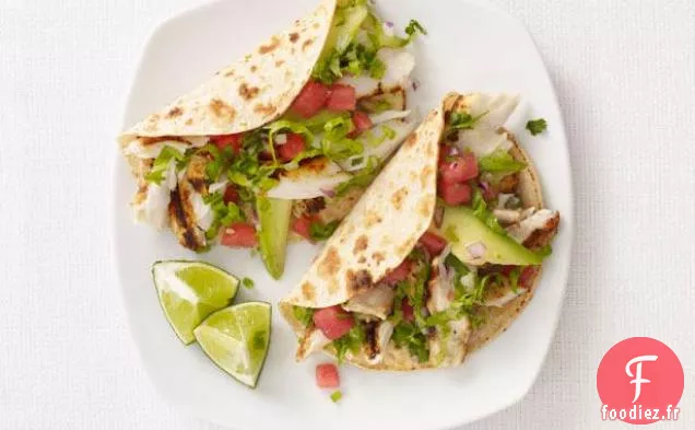Tacos Au Poisson Avec Salsa À La Pastèque