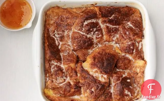 Pain Doré Au Croissant Cuit Au Four Avec Sirop D'Orange