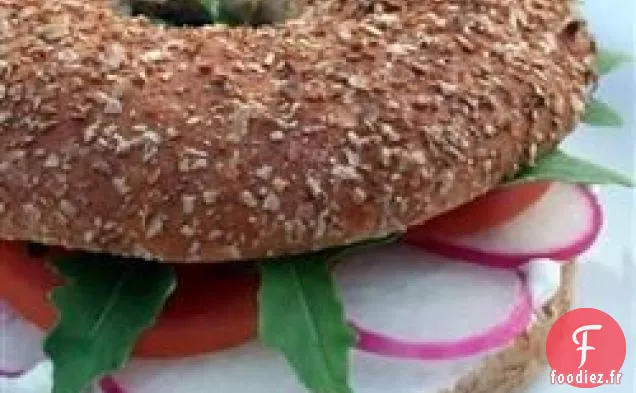 Sandwich au Bagel aux Légumes de Printemps