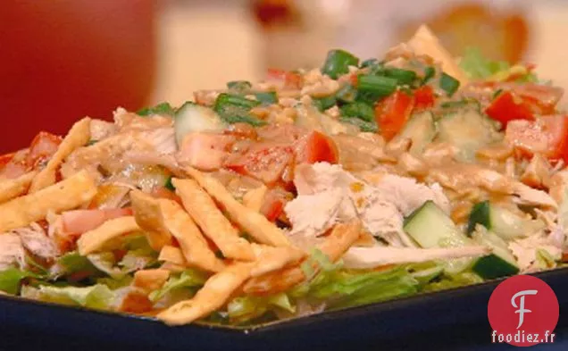 Salade de Poulet Thaï aux Arachides et au Citron Vert