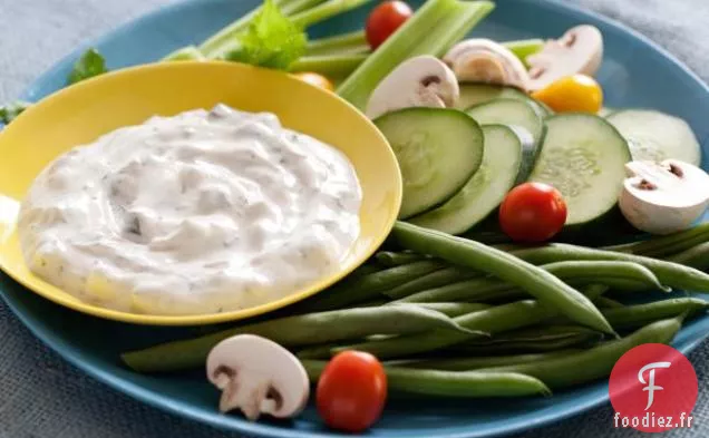 Trempette au Yogourt au Concombre et à l'Aneth