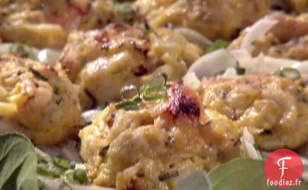 Gâteaux de Crabe Chiarello avec Salade de Fenouil Rasée