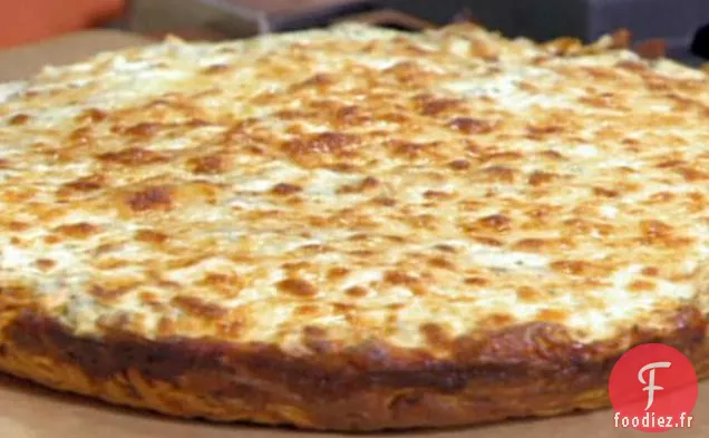 Pizza à la Casserole en Croûte de Pâtes Carbonara