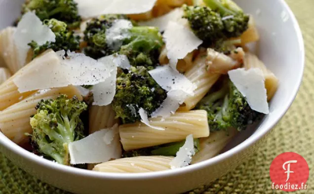 Pâtes Au Brocoli Rôti À L'Ail Et À L'Huile
